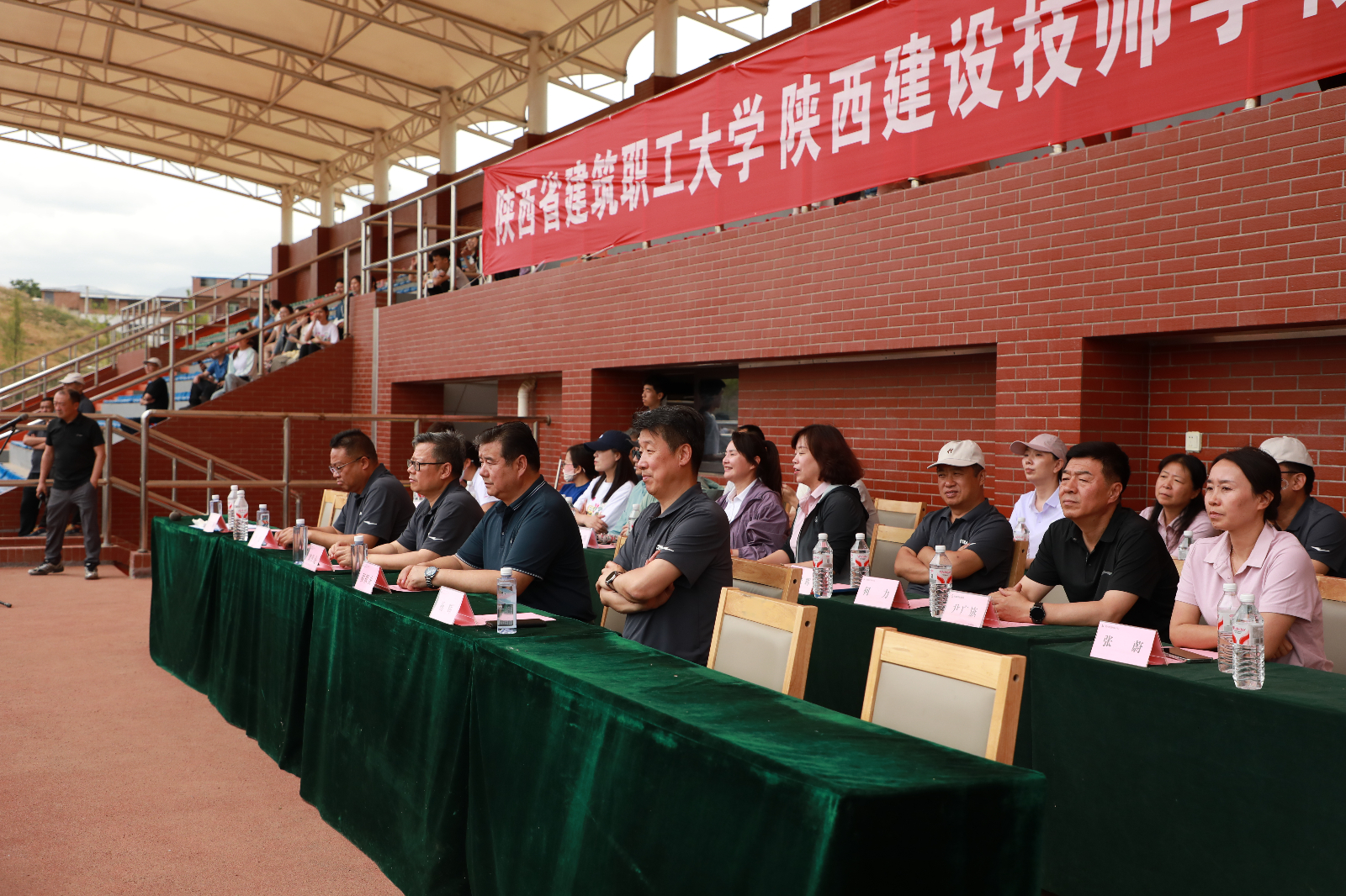 两校同频！在青春赛道上跑出融合加速度——2025年春季田径运动会圆满收官！